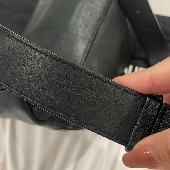 Saint Laurent Grain De Poudre Monogram Belt Bag Black - Picture 6 of 8